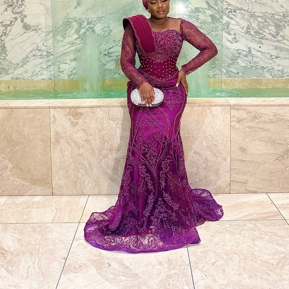 Luxury lace corset dress worn ONLY ONCE. - Picture 4 of 5